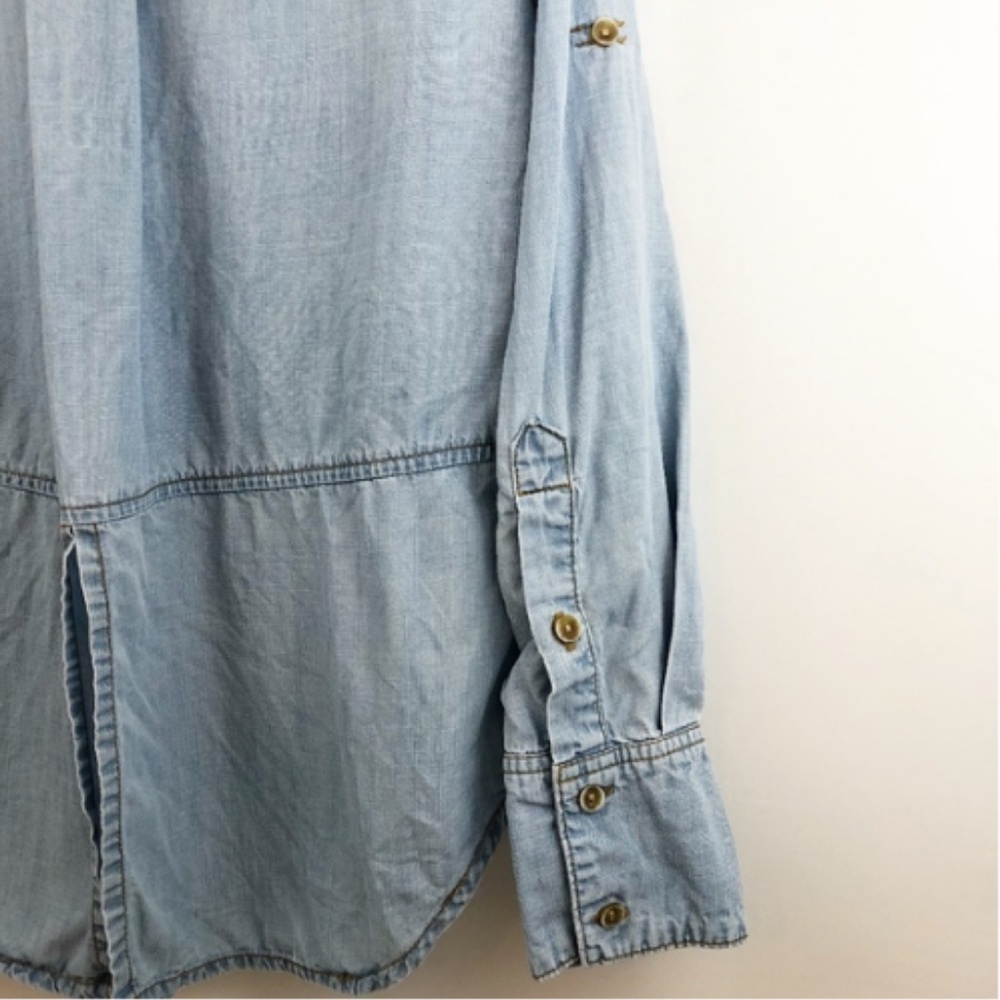 Cloth & Stone Chambray Split Tail Button Up Blouse - image 5